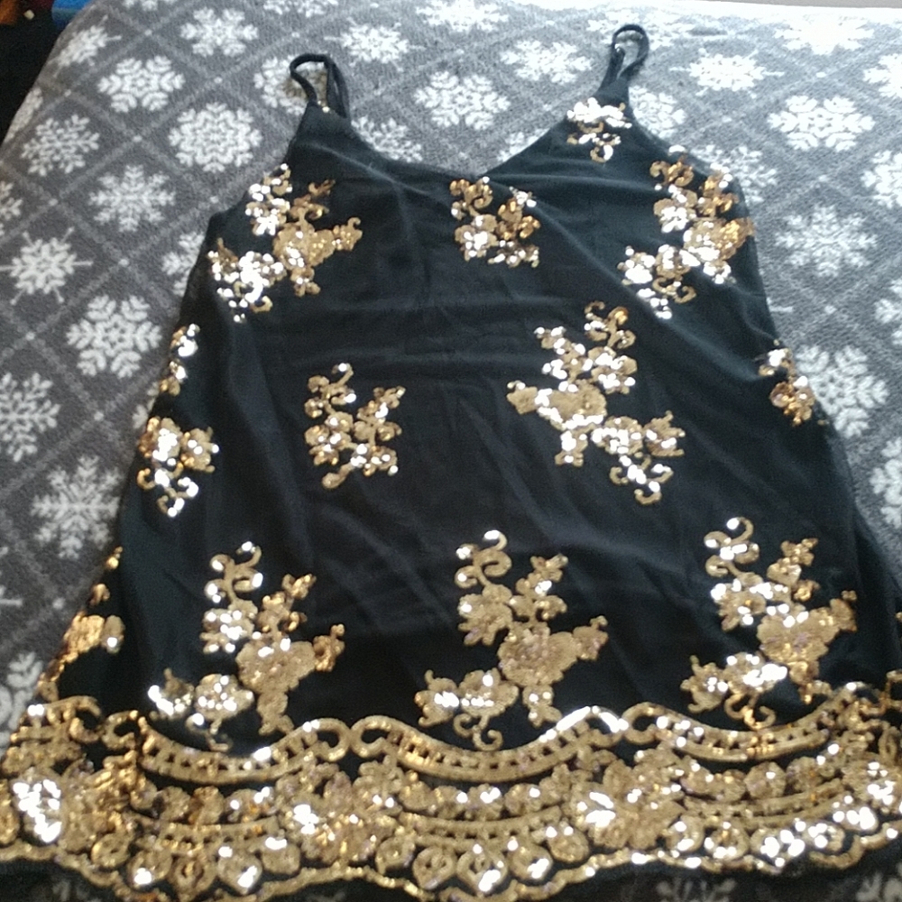 💙3/$25   Sequined tank top